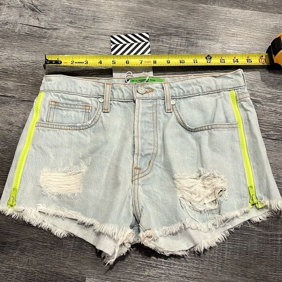 Free People NWT Sandrine Rose distressed light wash denim shorts neon zipper 26 - Picture 6 of 9